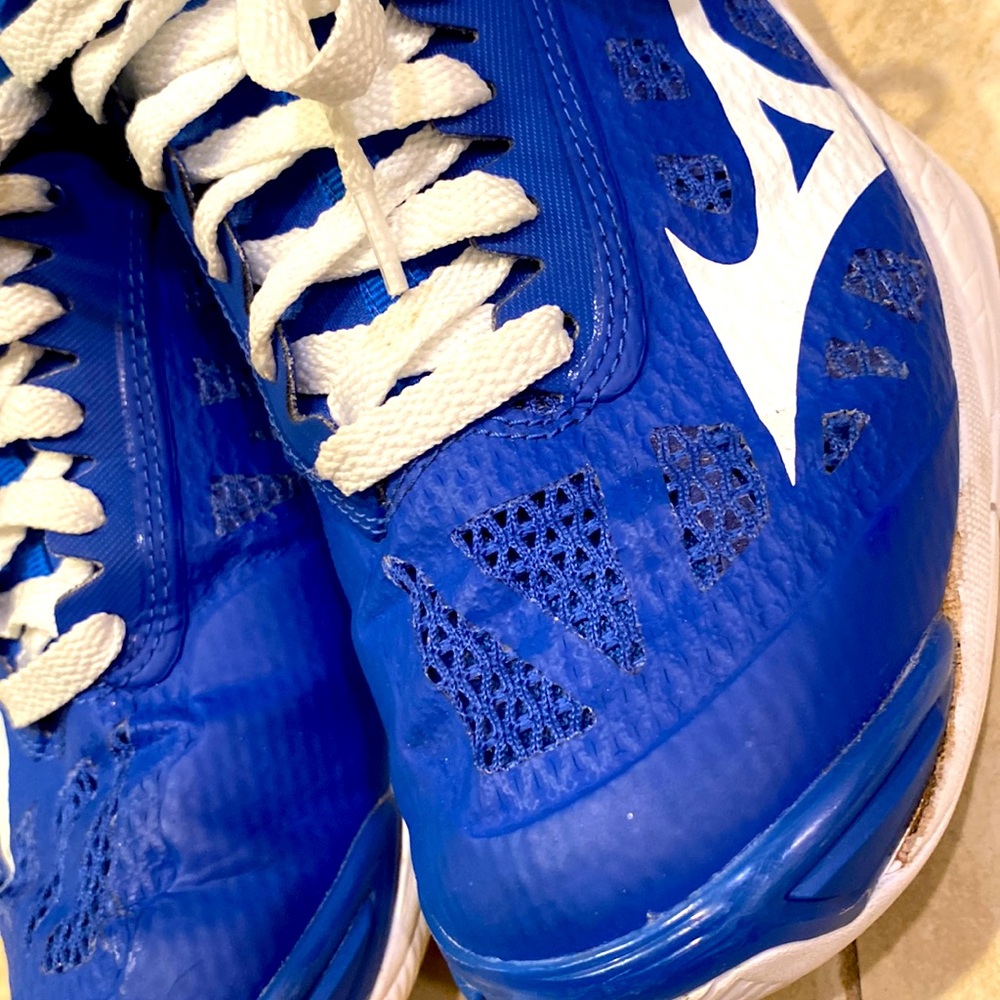 EUC 🏐 MIZUNO WAVE MOMENTUM COBALT BLUE VOLLEYBALL 🏐 COURT SNEAKERS—wknd SALE!! - Picture 2 of 11